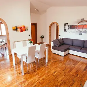 Apartment Domus Leonardo-private Free Parking, Fiumicino